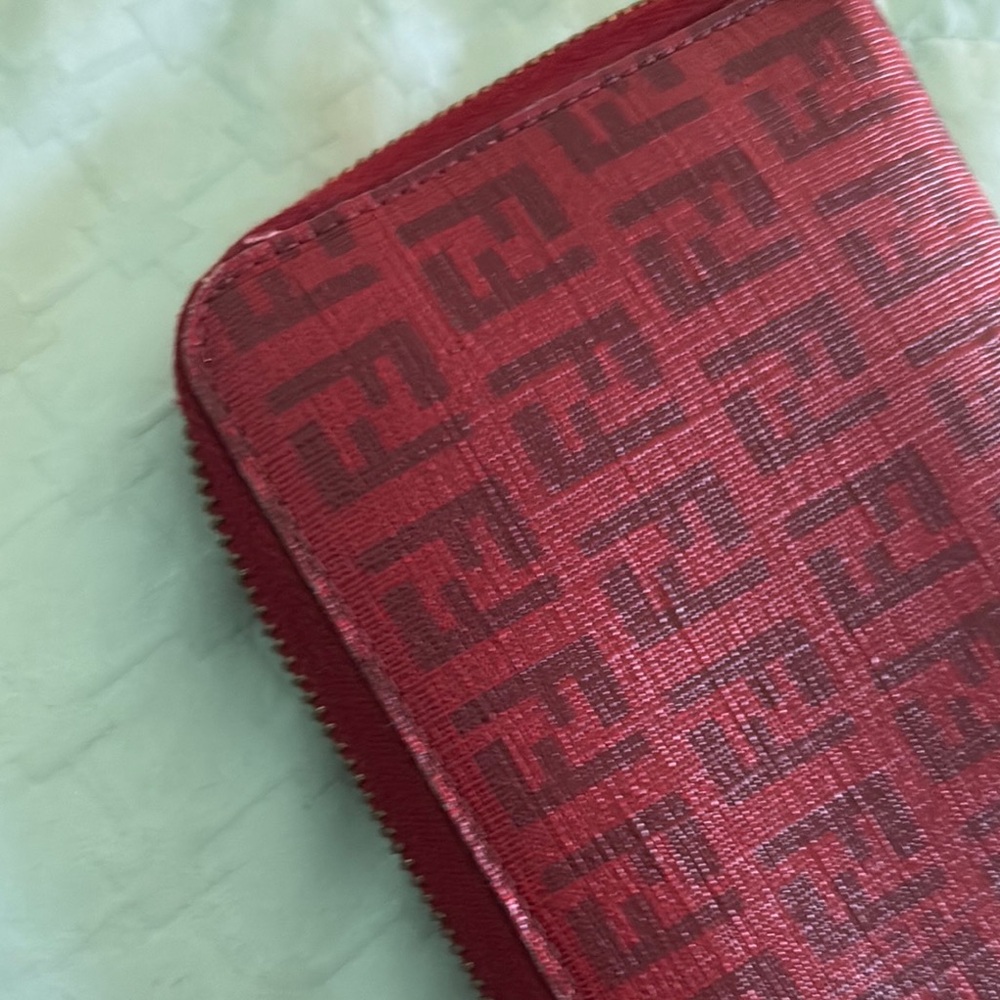 Fendi Red Logo Wallet - Picture 12 of 14